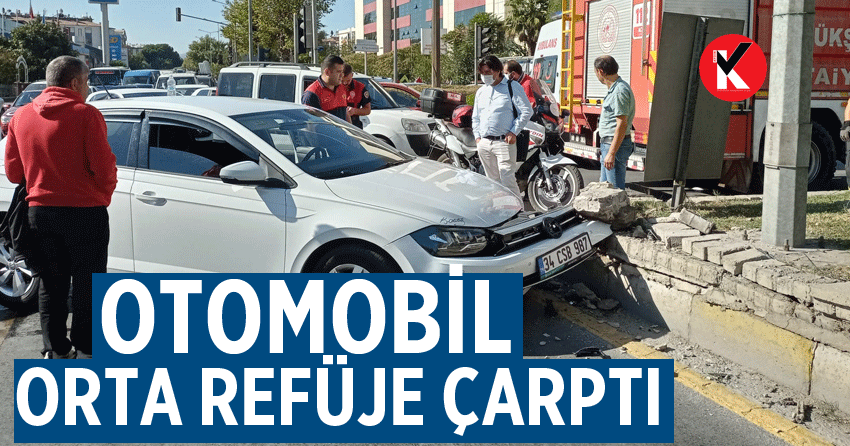 Aydın'da otomobil orta refüje çarptı