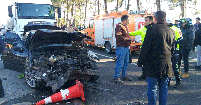 Aydın'da 4 aracın çarpıştığı kazada 1’i hamile 8 kişi yaralandı