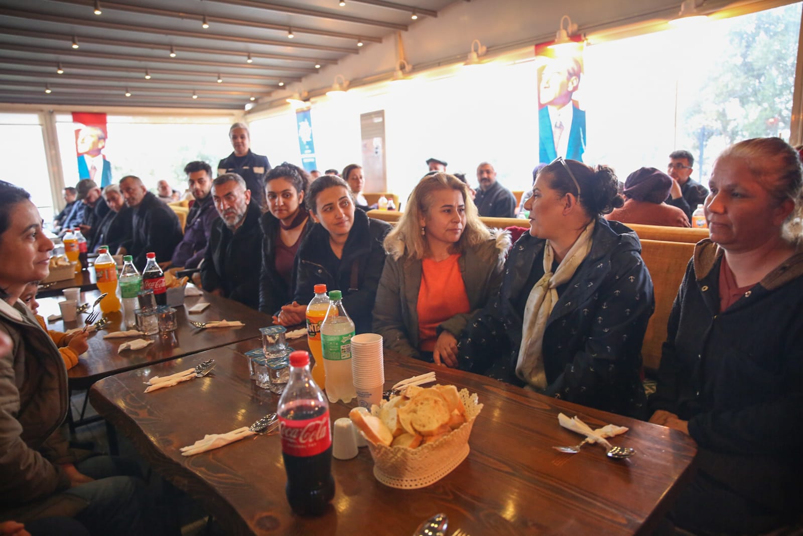 başkan Çerçioğlu kuşadasında depremzede ailelerle bir araya geldi
