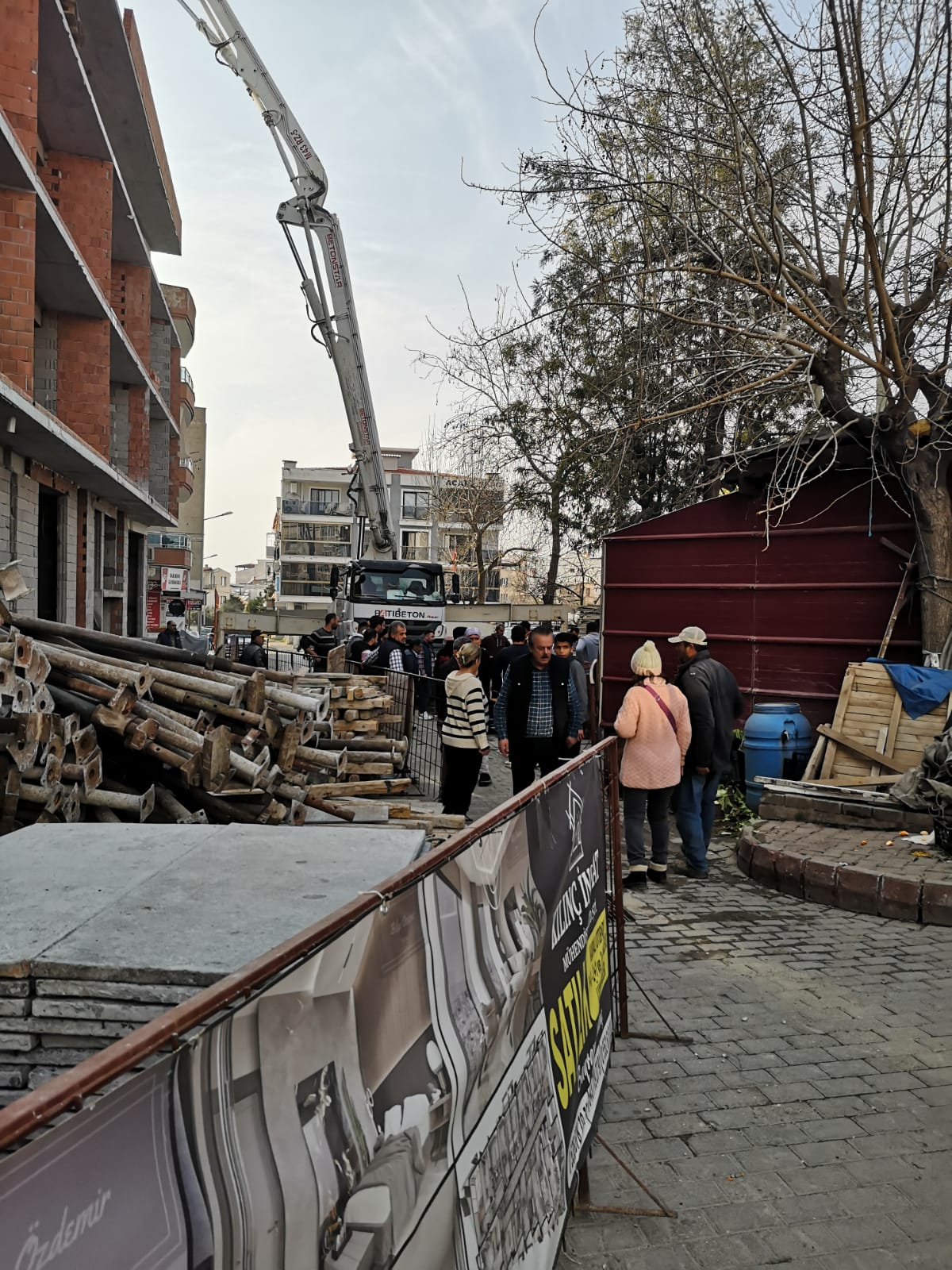 Aydın'da inşaattan düşen işçi yaralandı