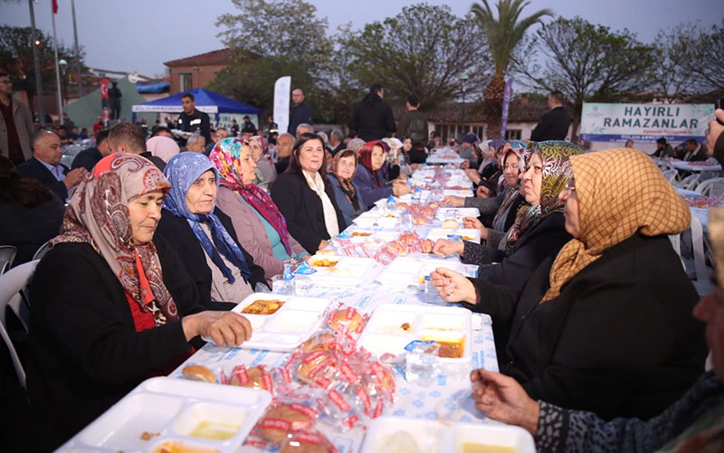 Özlem Çerçioğlu, Sultanhisarlı vatandaşlarla iftar sofrasında buluştu