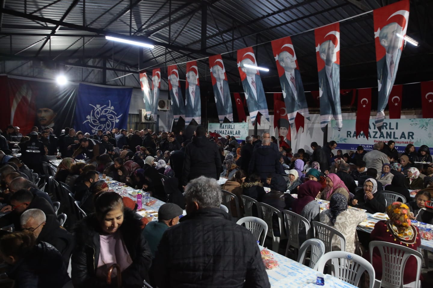 Büyükşehir Belediyesi’nin iftar programları devam ediyor