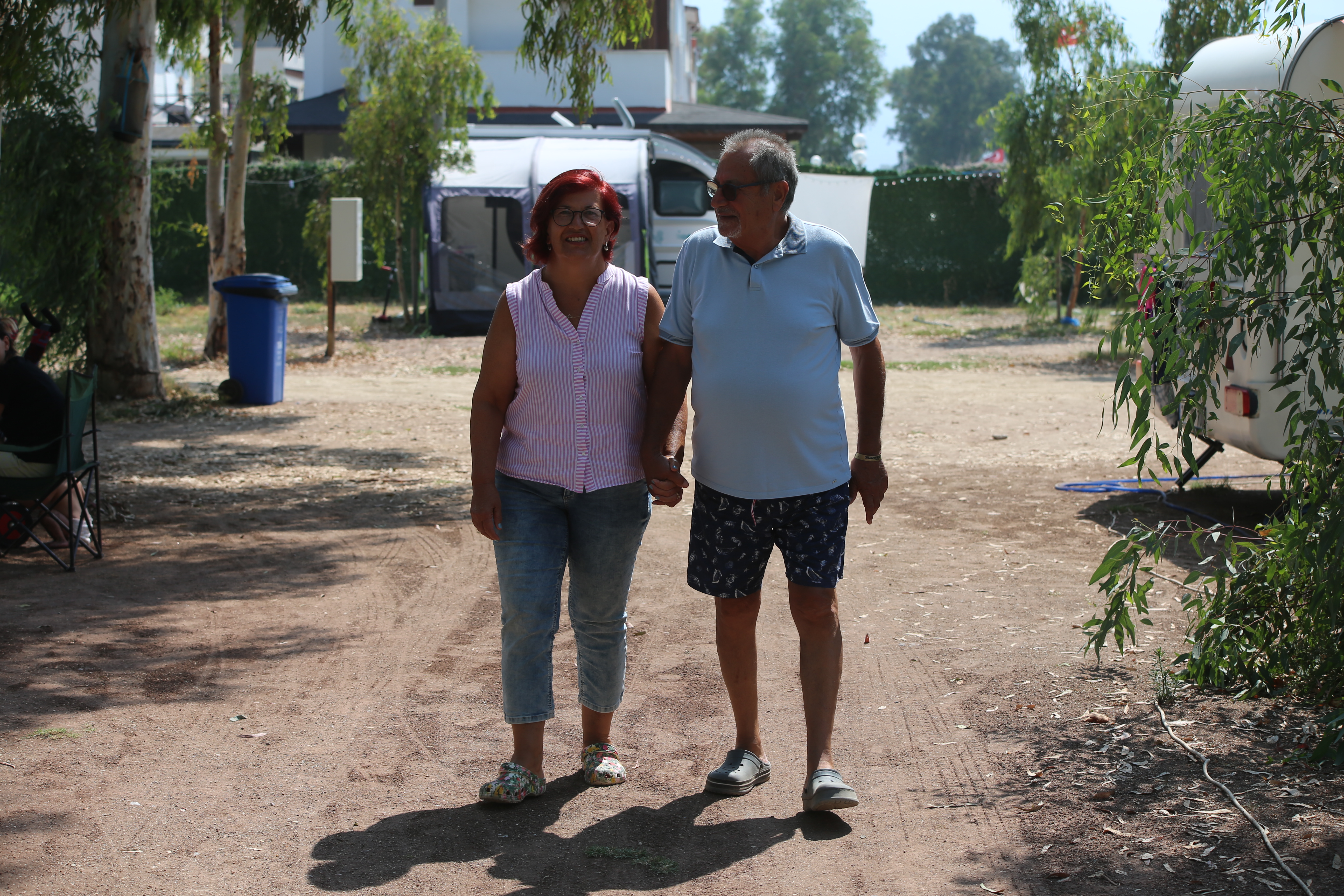 Aksoy çifti, 43 yıldır tatillerini kampta geçiriyor