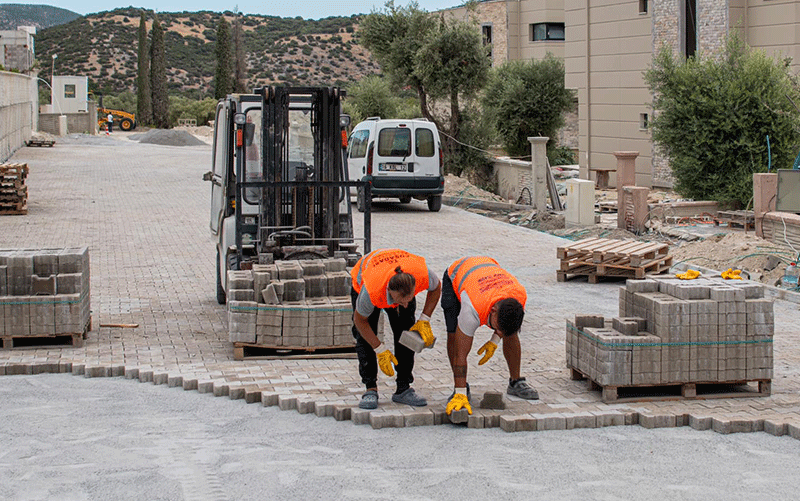 Kuşadası’nda hizmet seferberliği takdir topluyor