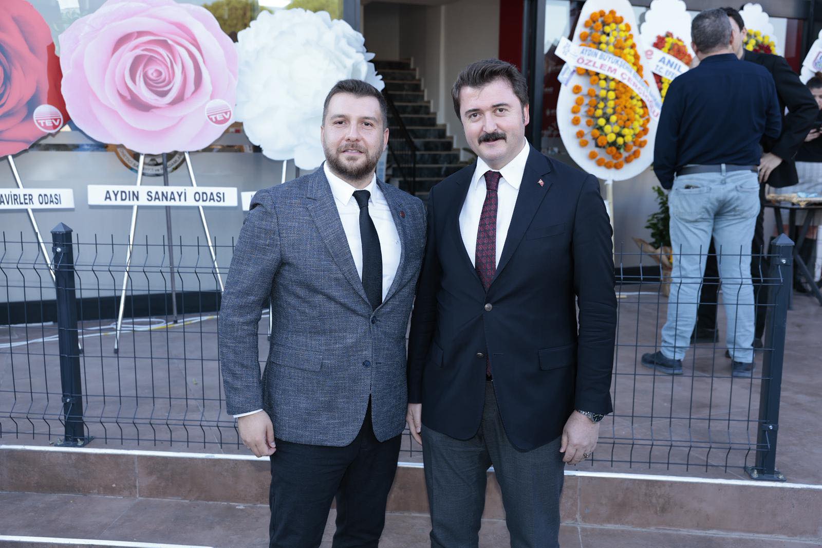 559374397 10162400421709285 8687289432775133561 N