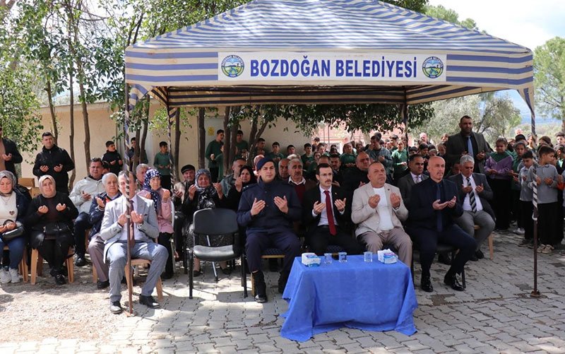 Kahraman öğretmen okulunda gözyaşları ile anıldı