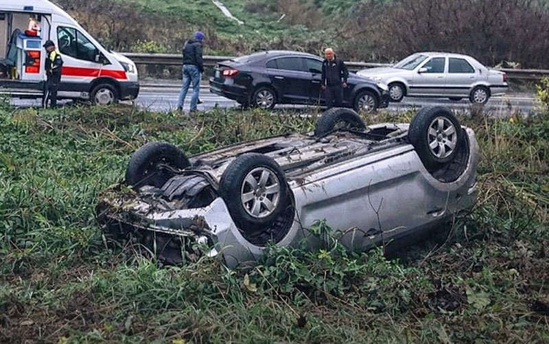 Aydın’da otomobil tarlaya uçtu: 1 yaralı