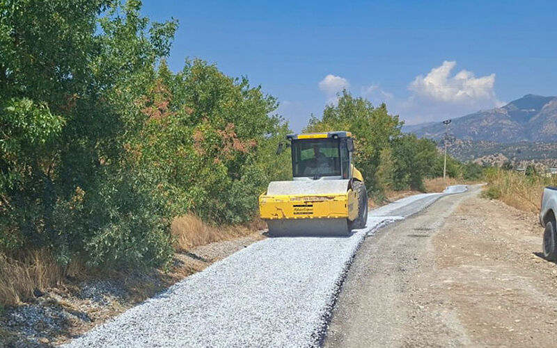 Efeler Belediyesi’nden üreticilere yol desteği