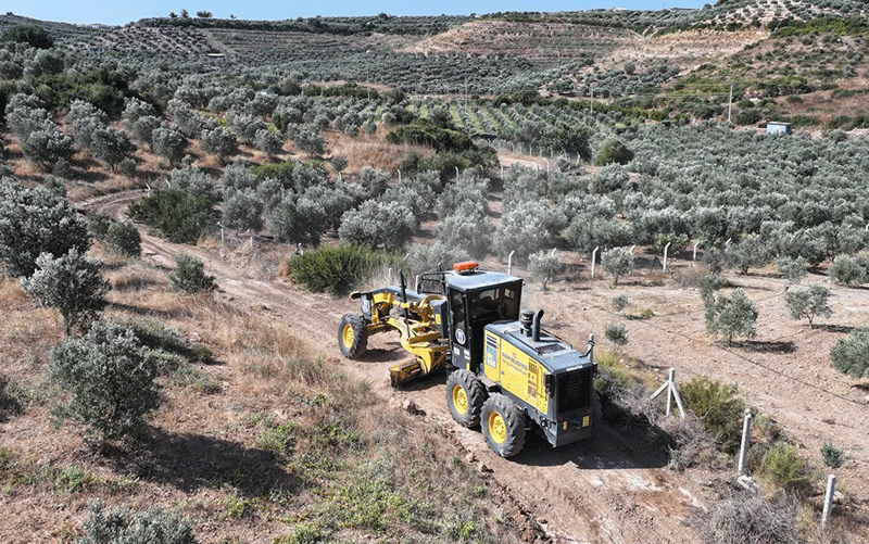 Didim’de yol çalışmaları sürüyor