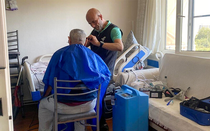 Efeler’de evde bakım hizmeti ihtiyaç sahiplerine umut oluyor