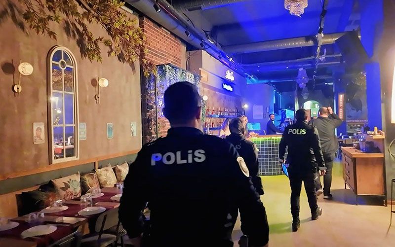POLİS