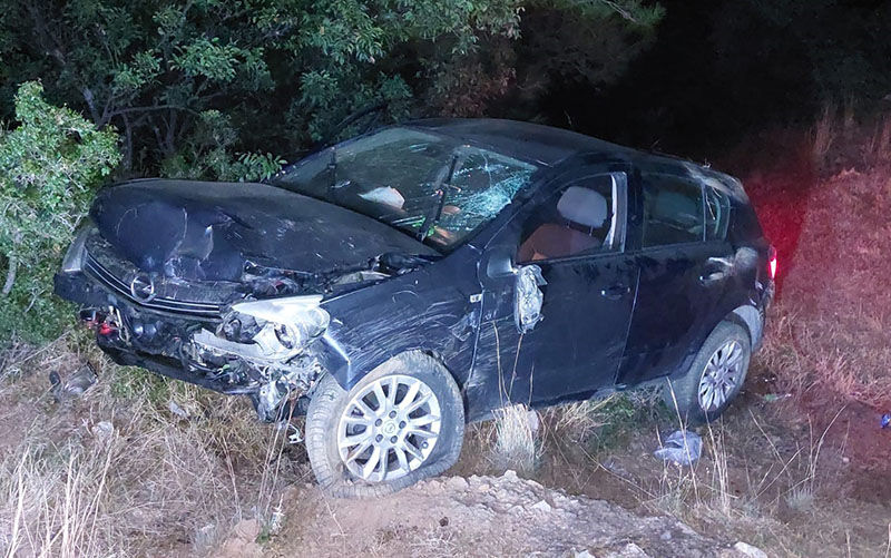 Aydın’da otomobil tarlaya uçtu