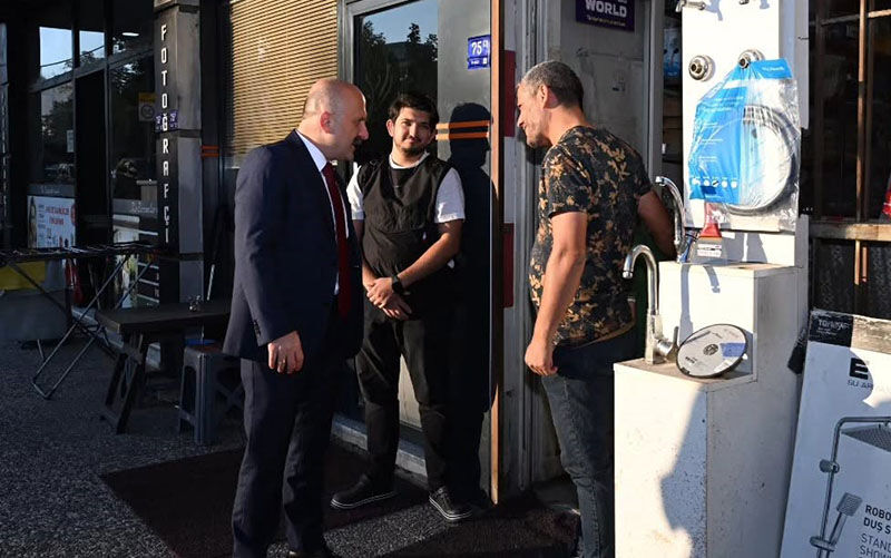 Vali Varol, sokakta vatandaşlarla buluştu
