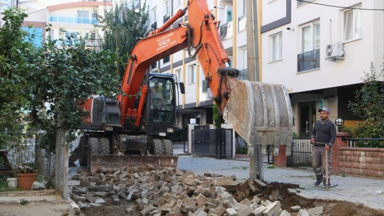 Fatih Mahallesi’nde sokak düzenleme çalışmaları devam ediyor