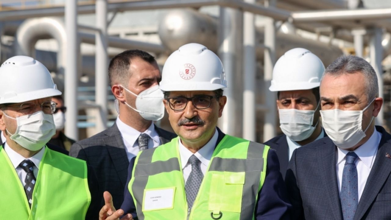 Bakan Dönmez, nüfusu 10 binin üzerindeki tüm ilçelere doğal gaz götürmeyi amaçladıklarını bildirdi: