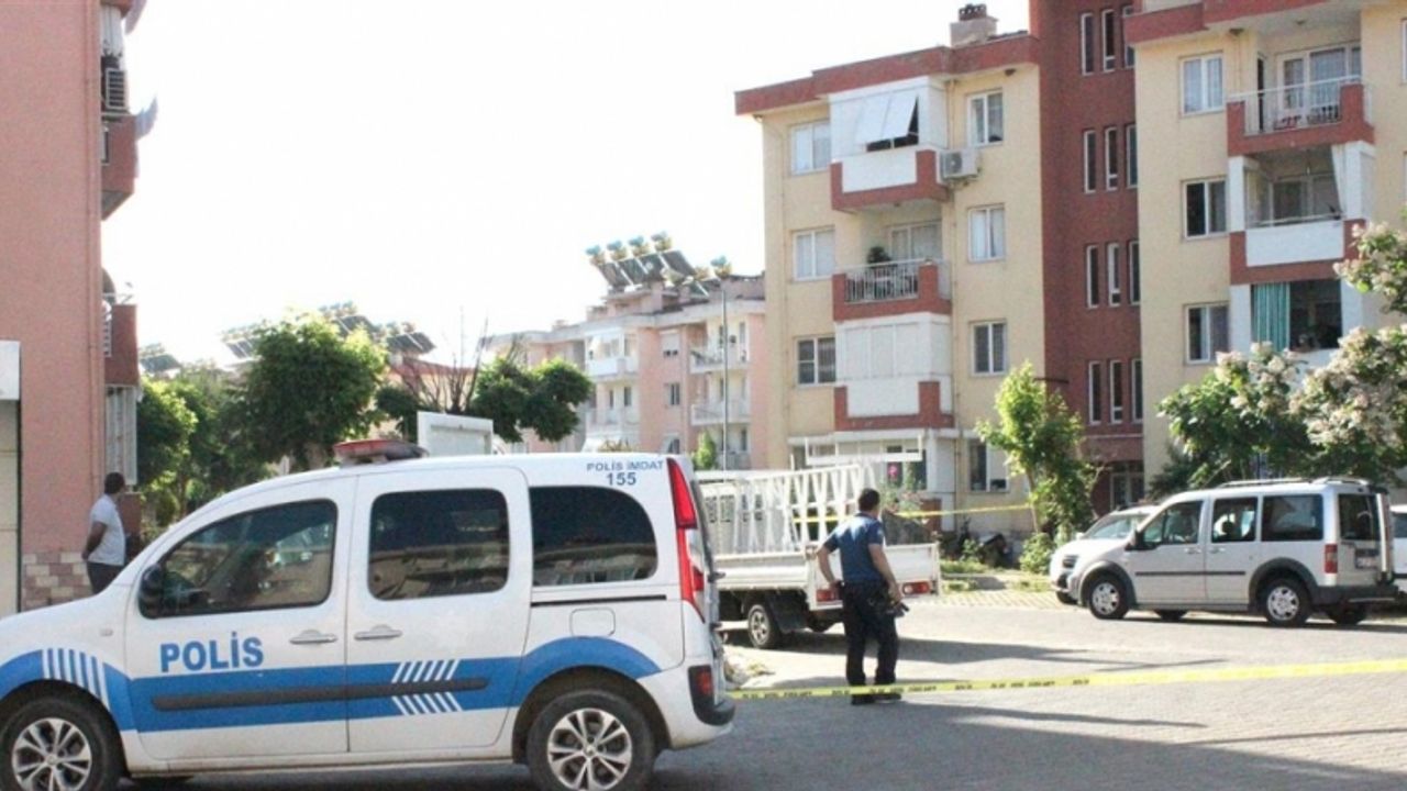 İzmir'de biri kadın iki kişi silahla yaralandı