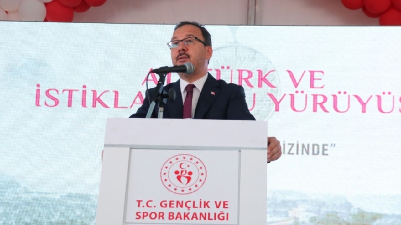 Bakan Kasapoğlu, "Atatürk ve İstiklal Yolu Yürüyüşü"ne katıldı