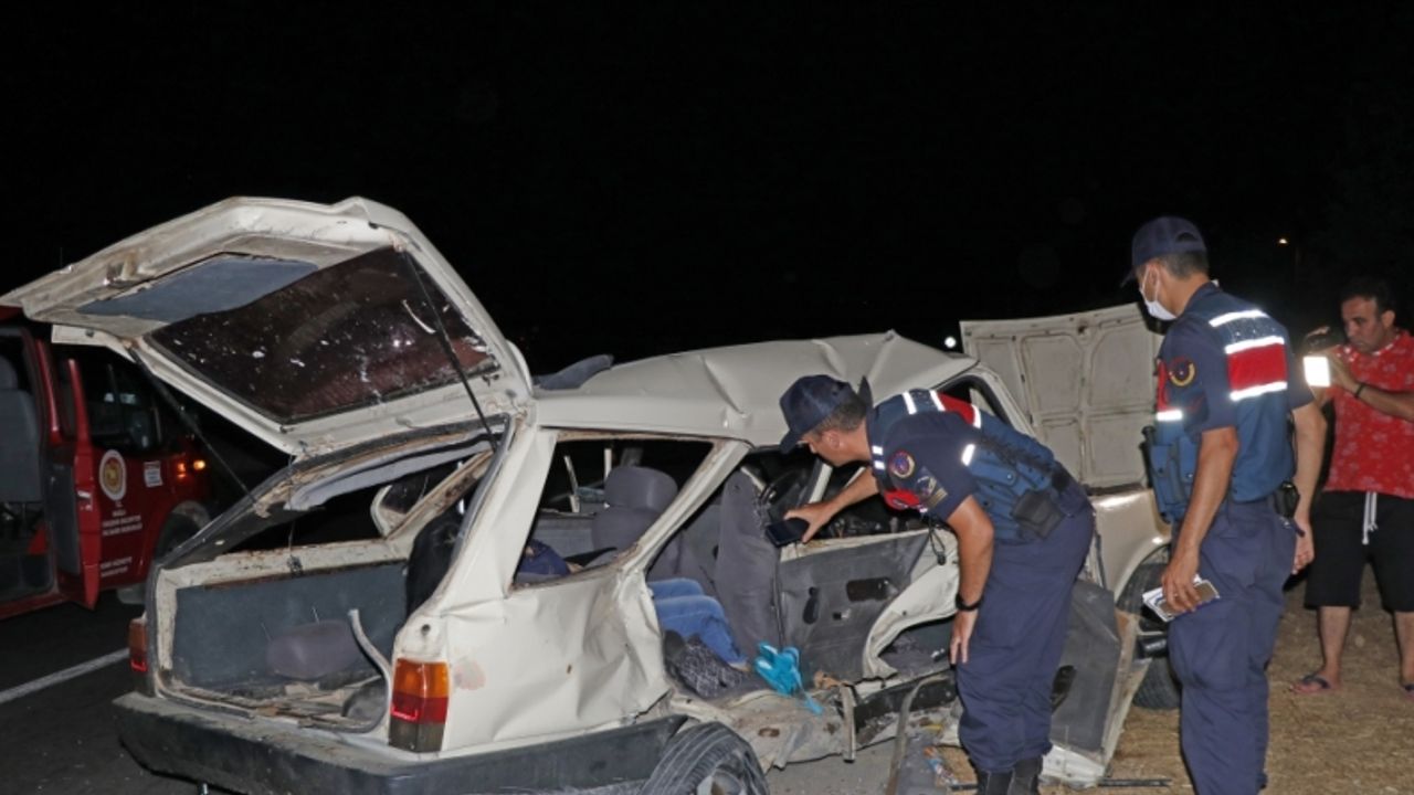 Muğla'da iki otomobil çarpıştı: 3 ölü, 5 yaralı