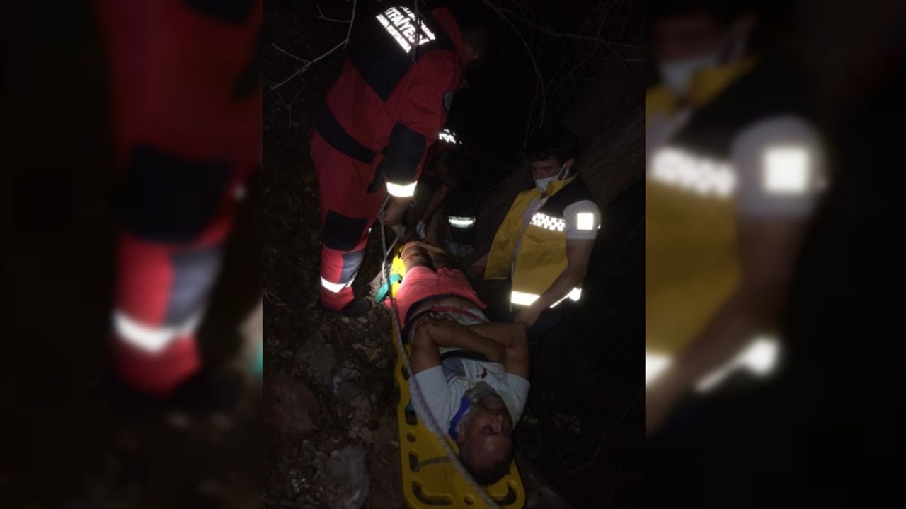 Muğla'da uçuruma düşen kişi itfaiye ve AKUT ekiplerince kurtarıldı