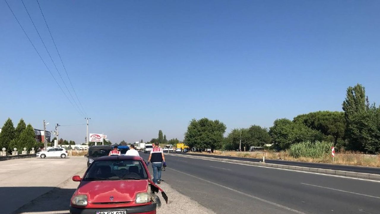 Aydın'da yolun karşısına geçerken otomobil çarpan kadın öldü