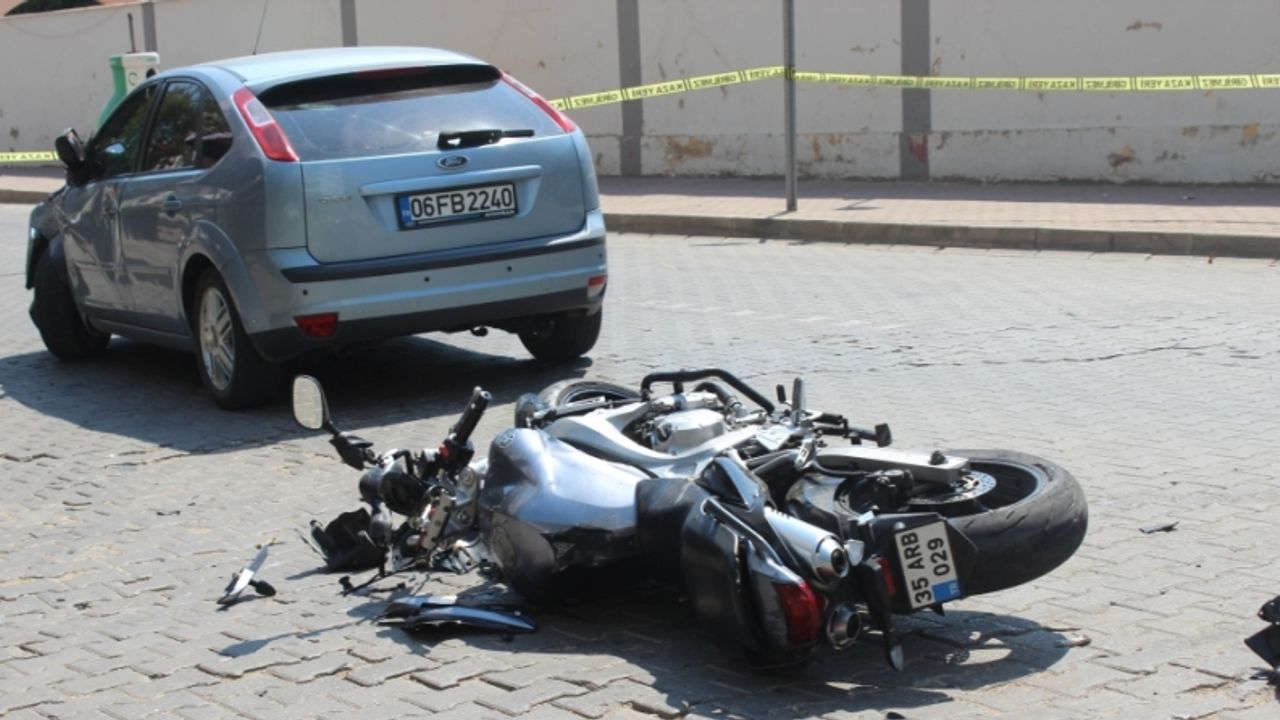 Ödemiş'te otomobille motosiklet çarpıştı: 2 yaralı