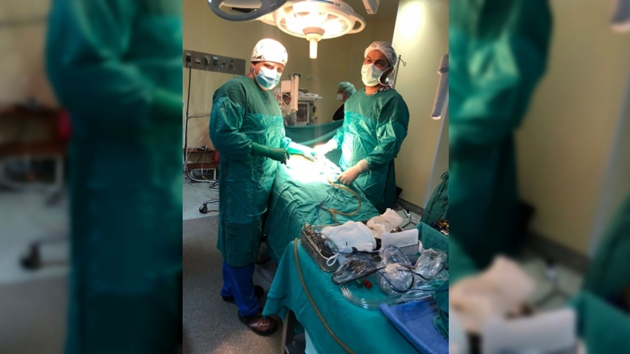Yemek borusu doğuştan kapalı 1 yaşındaki hasta robotik cerrahi ile sağlığına kavuştu