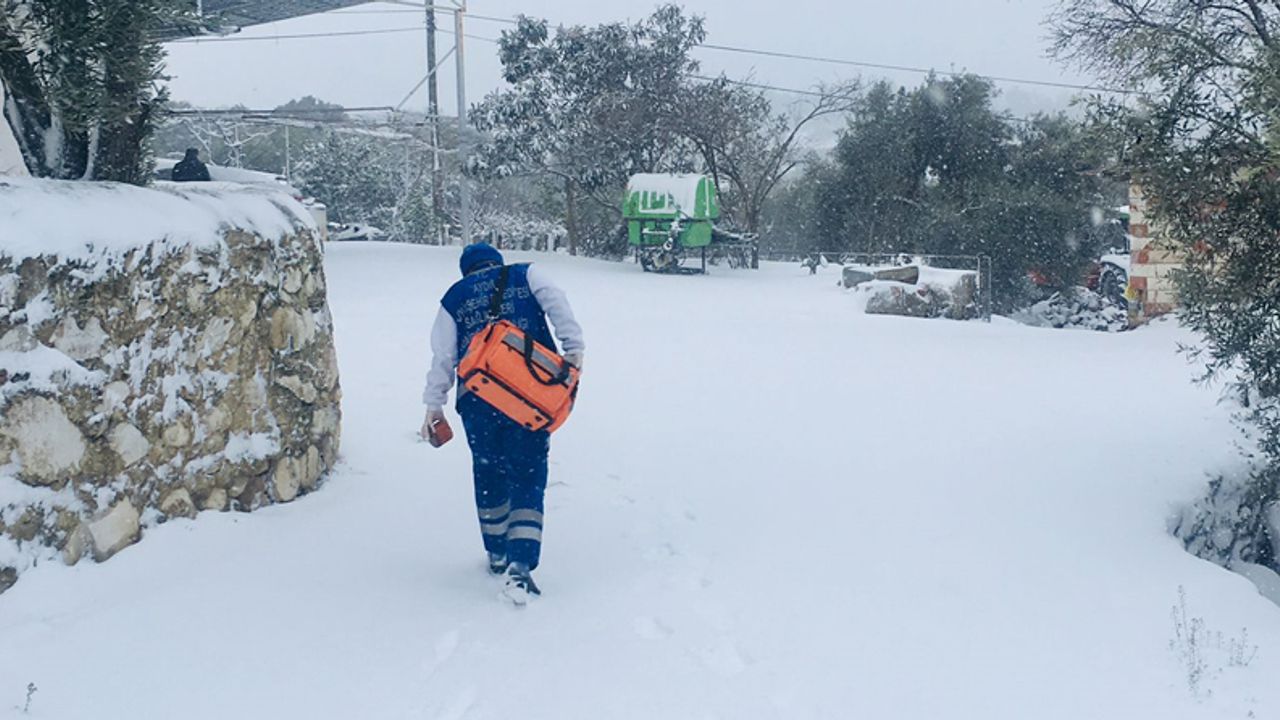Aydın Büyükşehir Belediyesi ekipleri kar-kış dinlemedi