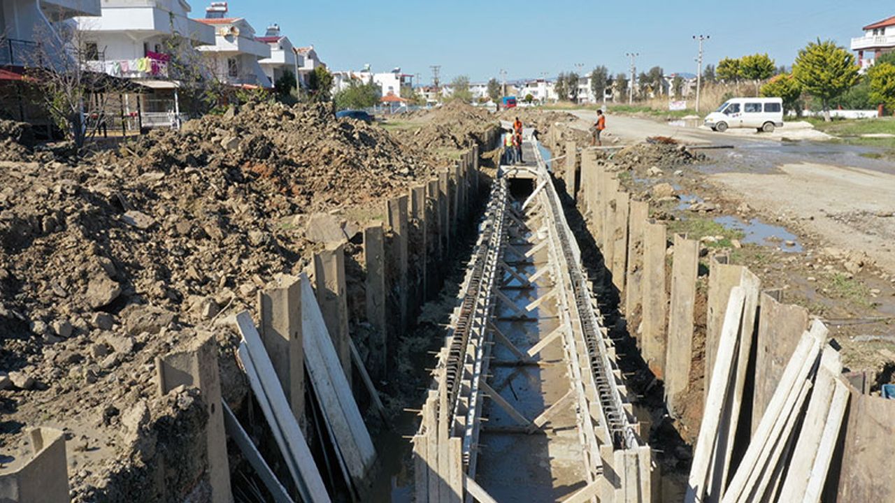 Aydın Büyükşehir Belediyesi’nin Kuşadası’ndaki büyük altyapı çalışması devam ediyor