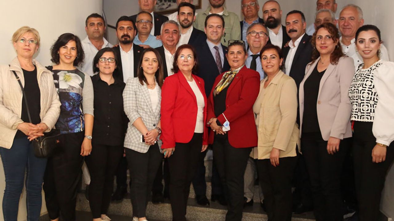 CHP örgütlerinden Başkan Çerçioğlu'na anneler günü ziyareti