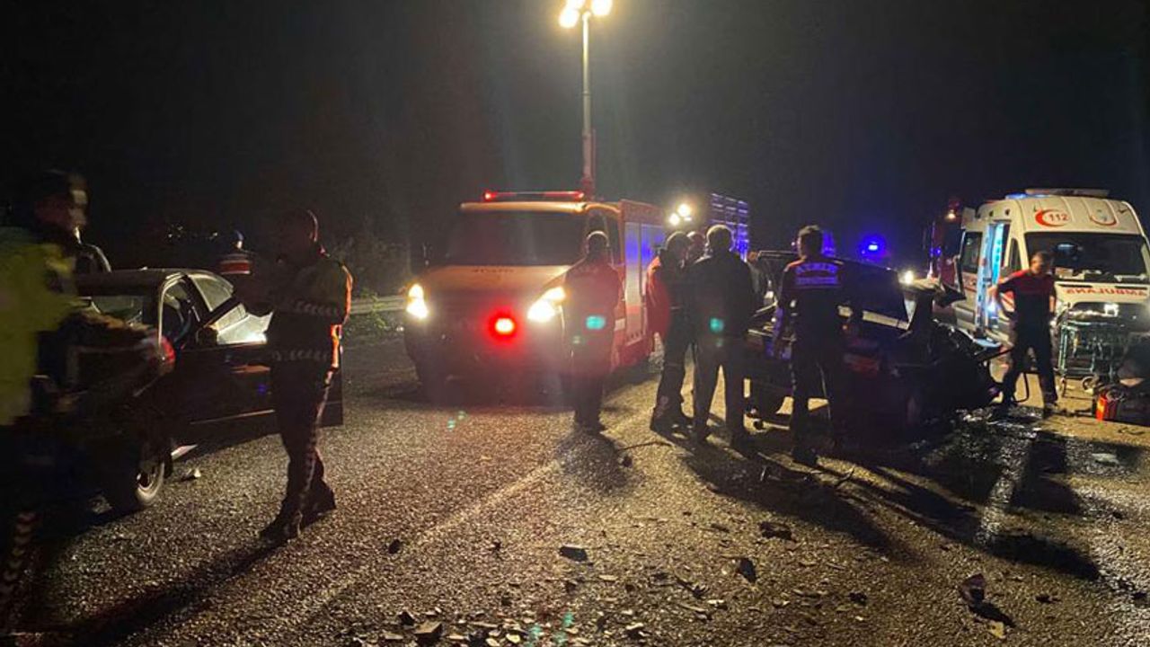 Aydın’da iki otomobilin çarpışması sonucu 6 kişi yaralandı