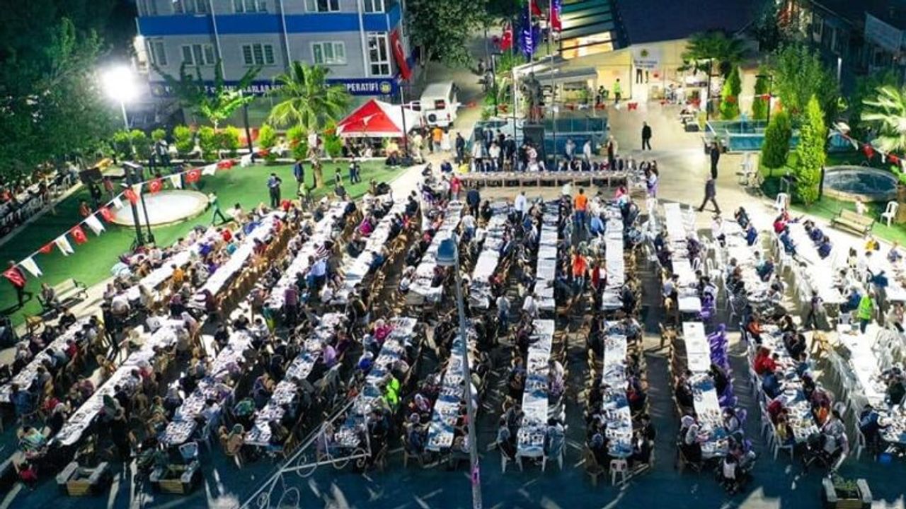 Köşk Belediyesi 3 bin kişilik iftar yemeği düzenledi
