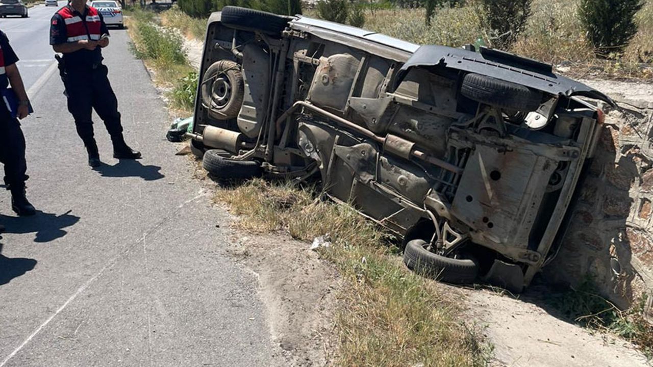 Aydın'da devrilen otomobildeki 6 kişi yaralandı
