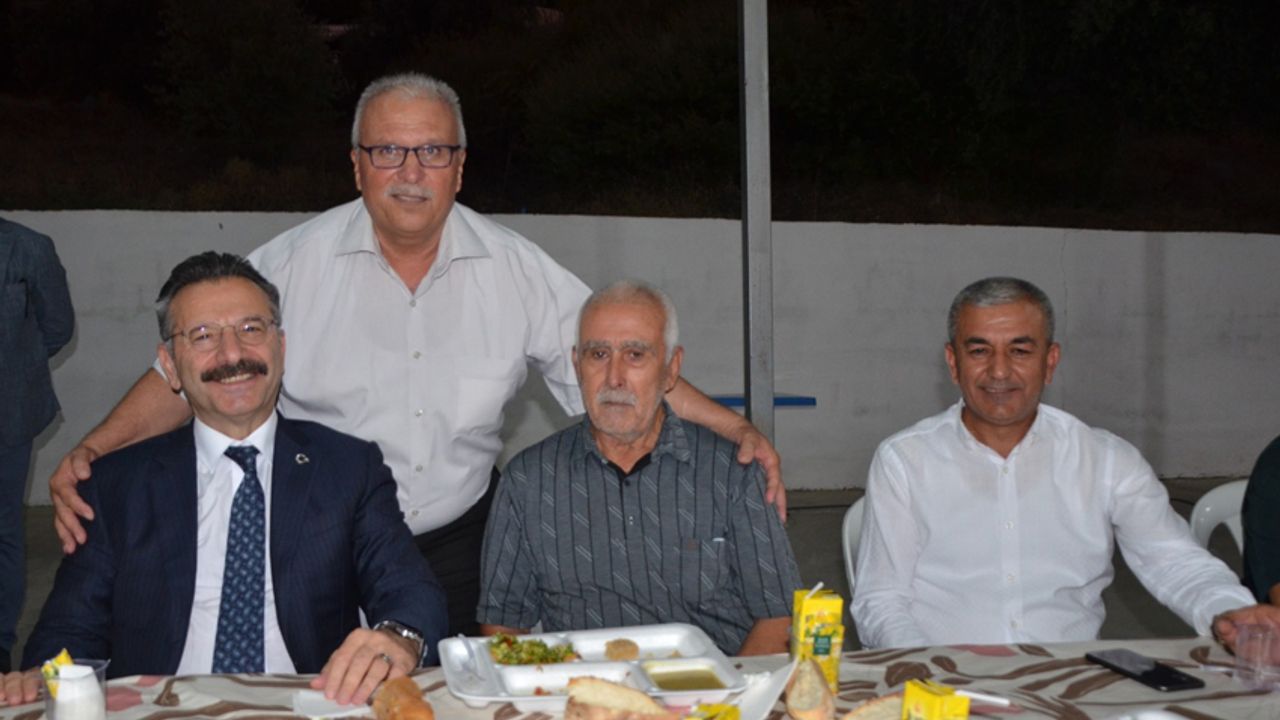 Vali Aksoy ve Başkan Kaplan iftarda vatandaşlarla buluştu