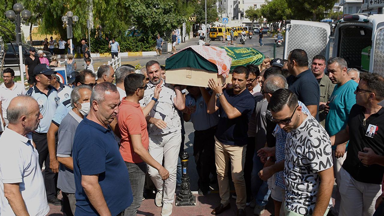 Kuşadası Belediyesi Ahmet Balsak’ı son yolculuğuna uğurladı