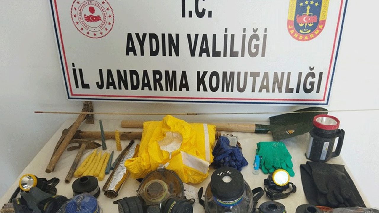 Aydın'da kaçak kazı yapan 5 kişi  suçüstü yakalandı