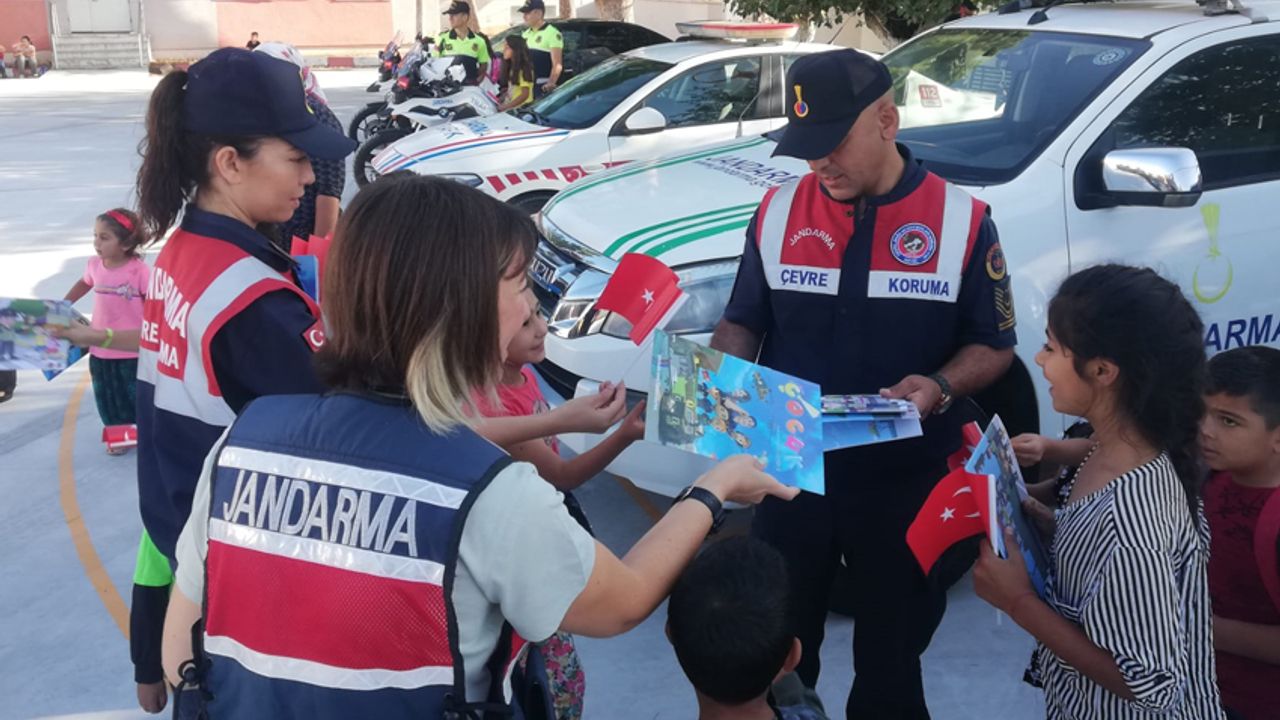 Aydın'da Jandarma Okul Servis Araçlarını Denetledi