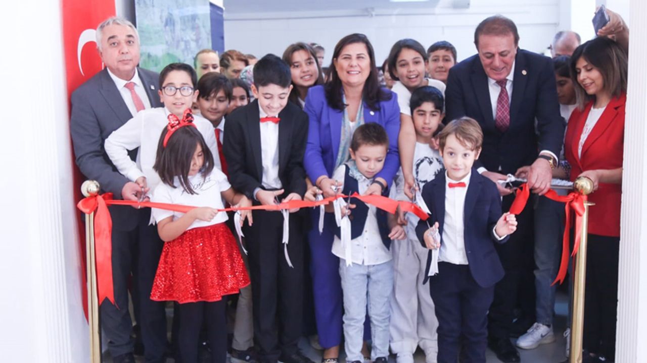 Başkan Çerçioğlu 29 Ekim sergisinin açılışını yaptı