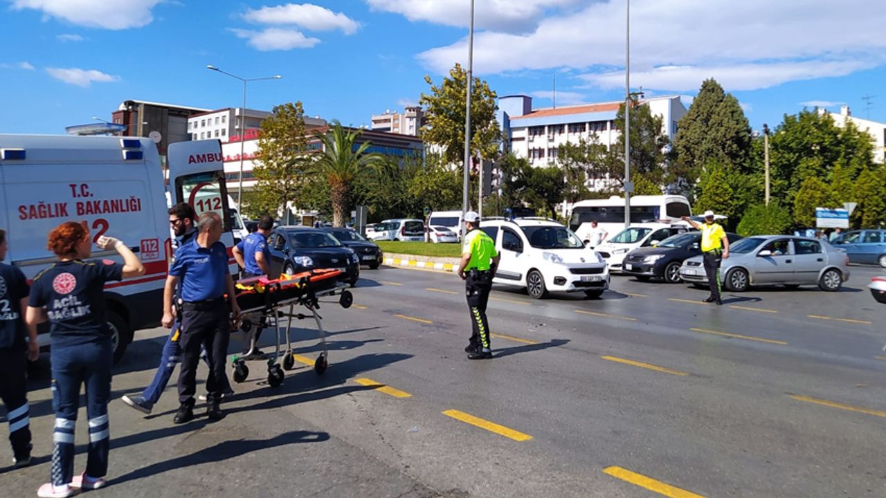 Aydın’da otomobil ve ticari taksi çarpıştı: 7 yaralı