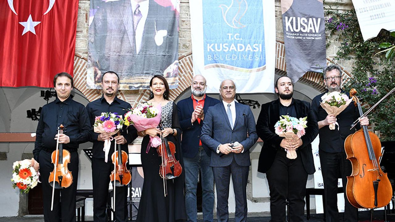 Tarihi Kervansaray’da Atatürk’ün sevdiği şarkılar yankılandı