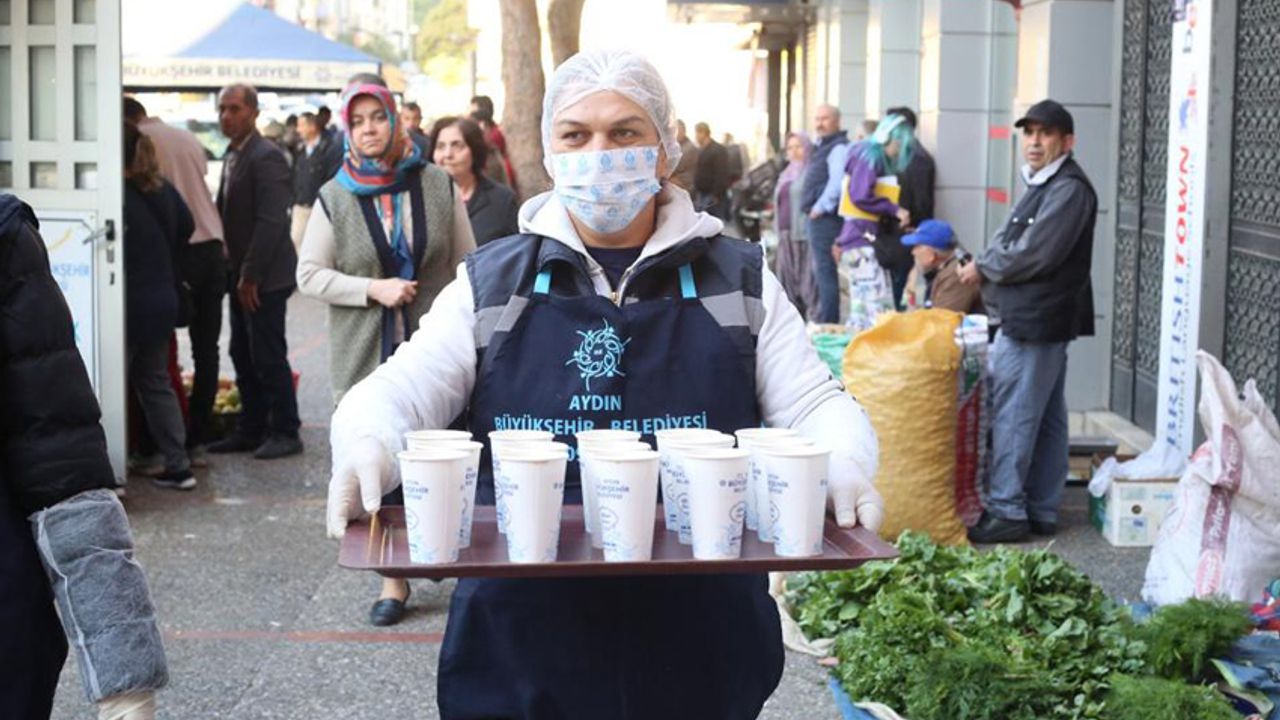 Büyükşehir Belediyesi sabahları sıcak çorba ikramına başladı