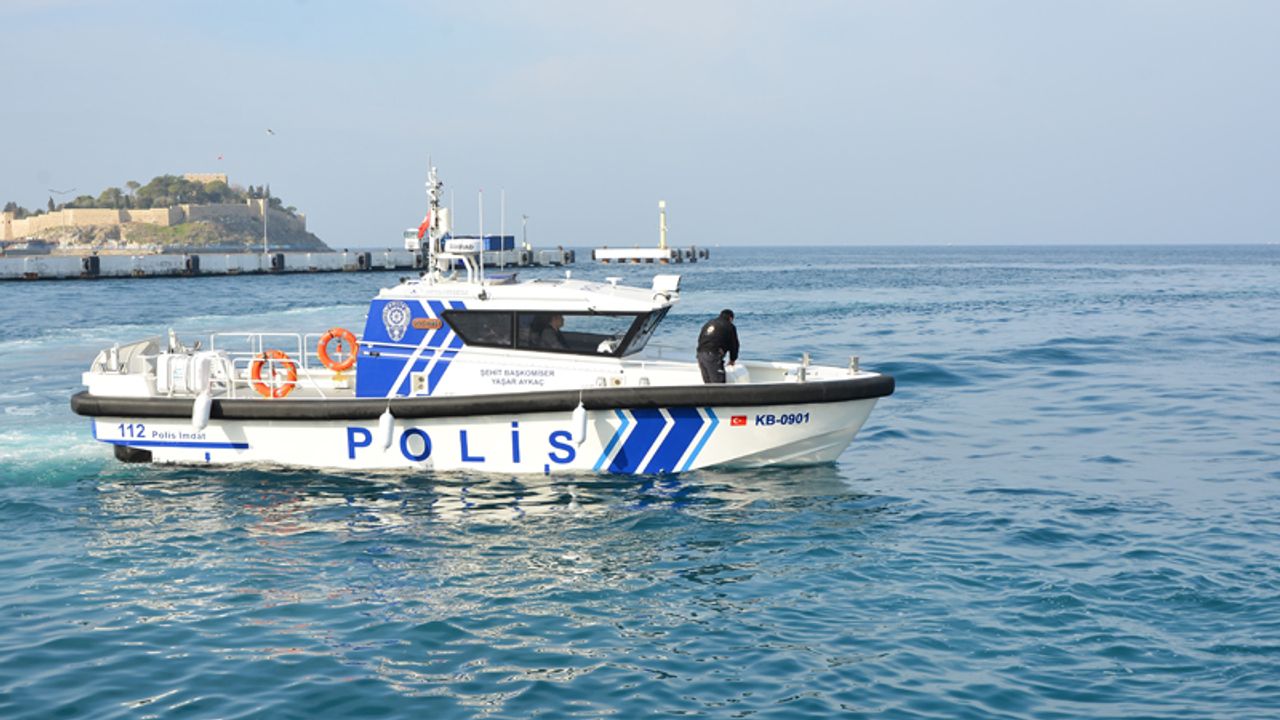 Kuşadası polisinin yeni deniz aracı, devriye görevine başladı