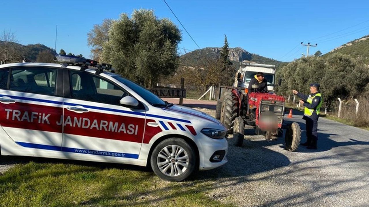 Jandarma ekipleri tarım araçlarına denetim yaptı