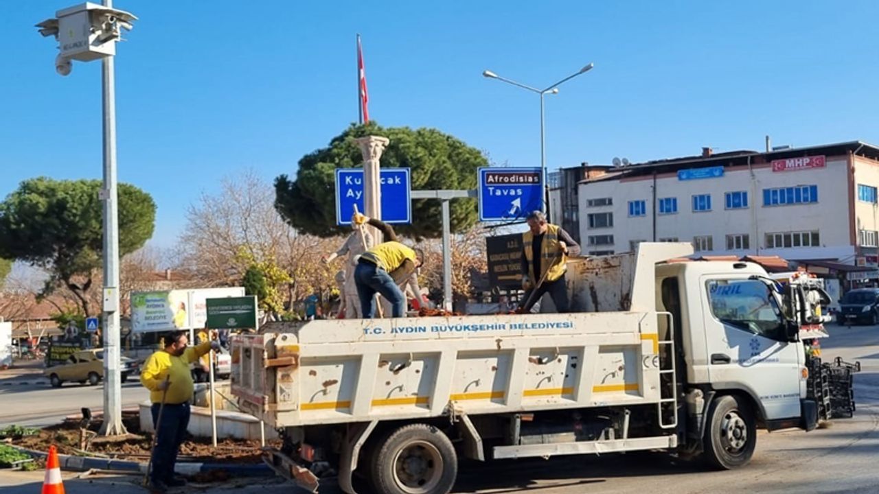 Büyükşehir Belediyesi Karacasu’da çalışmalara devam ediyor