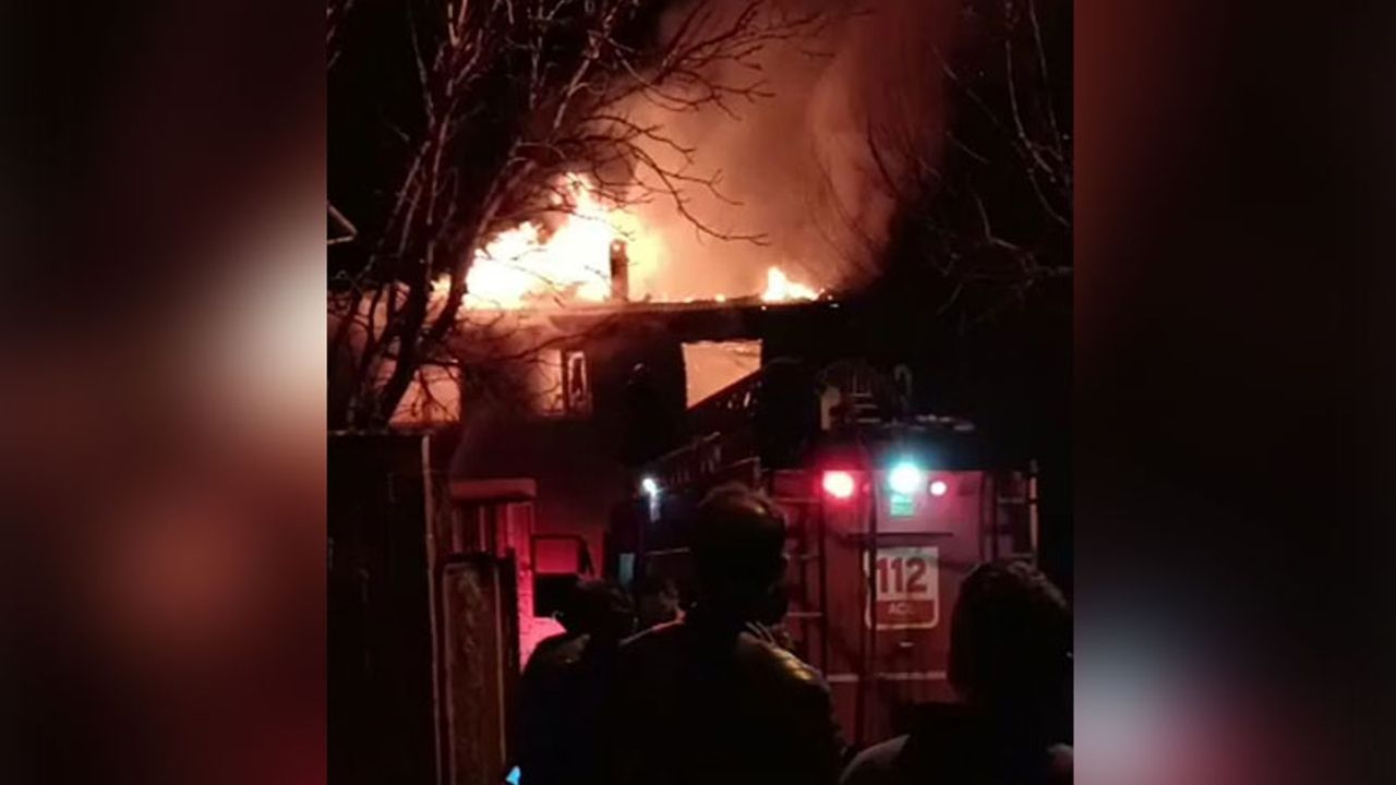 2 katlı evde çıkan yangın panik yarattı