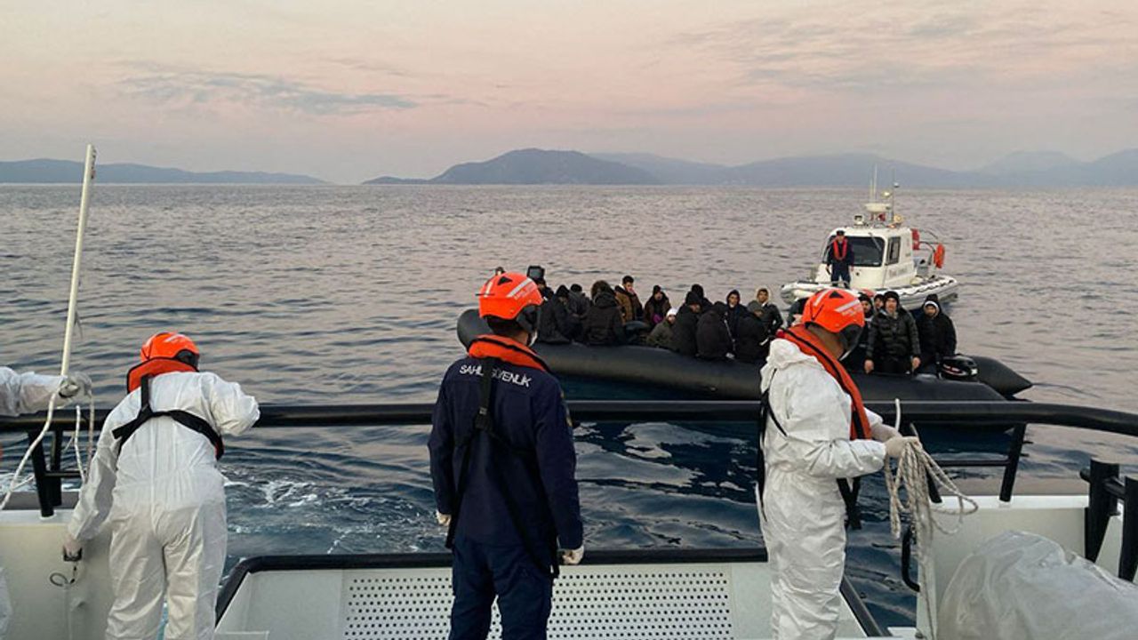Kuşadası açıklarında 39 düzensiz göçmen yakalandı