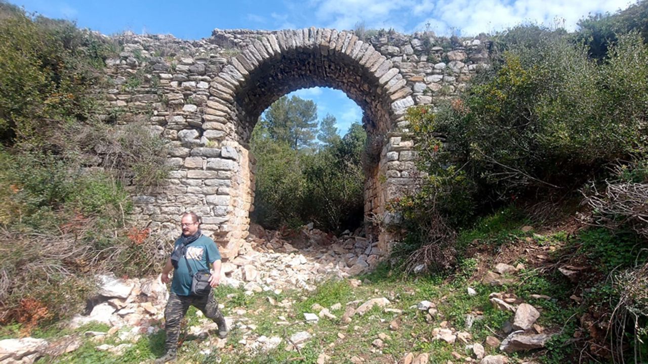 Aydın'da tarihi su kemeri tahrip edildi