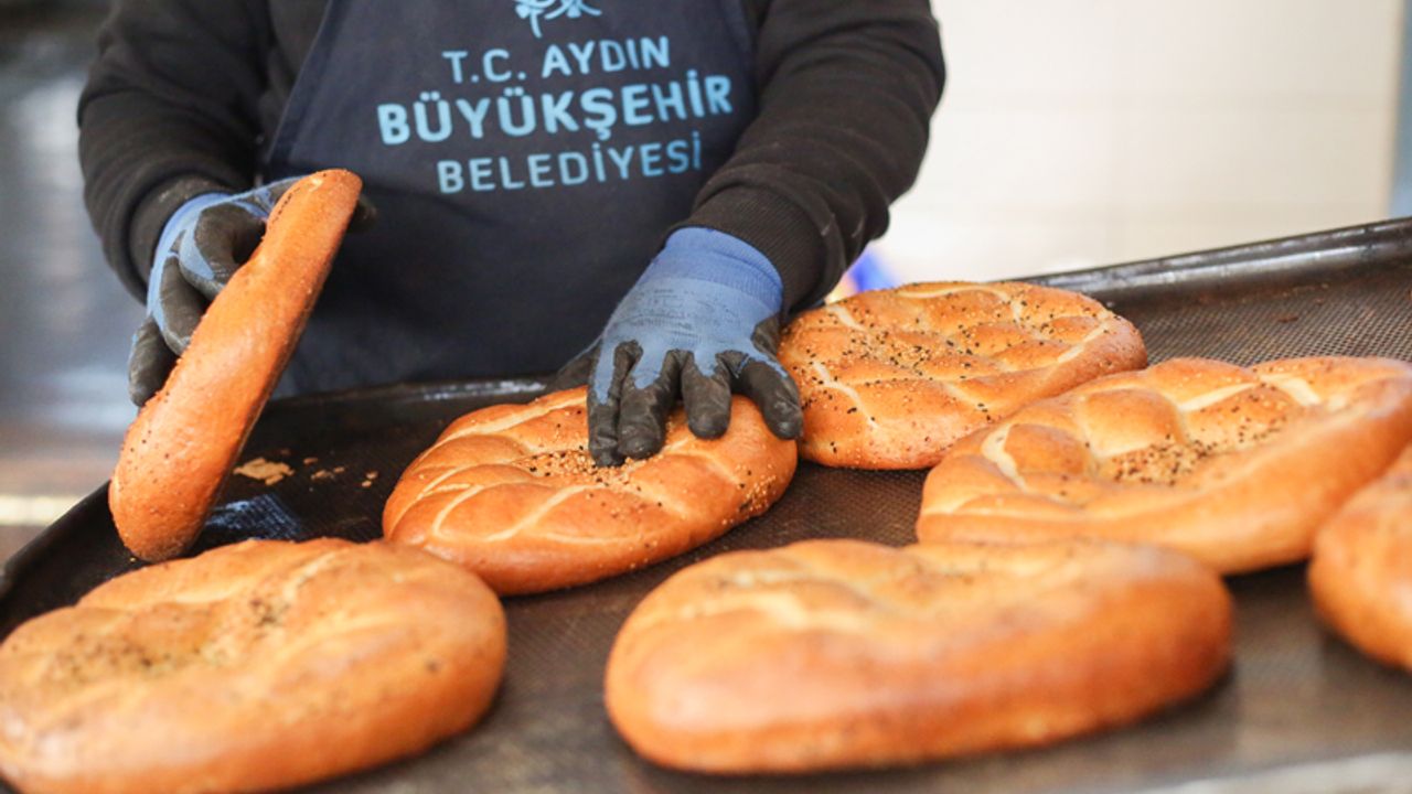 Halk ekmek satış noktalarına vatandaşlardan yoğun talep
