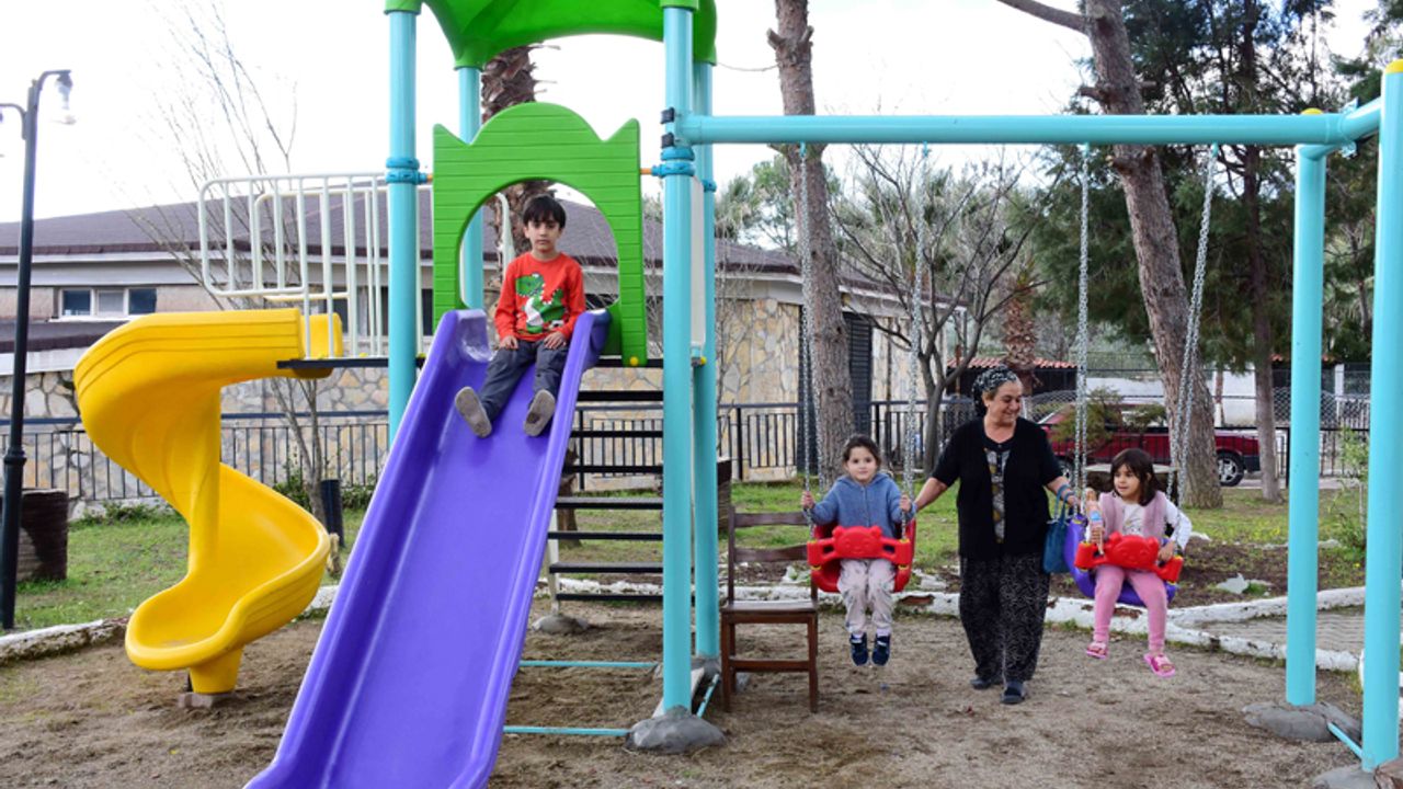 Germencik’te depremzede çocuklar için oyun parkı kuruldu