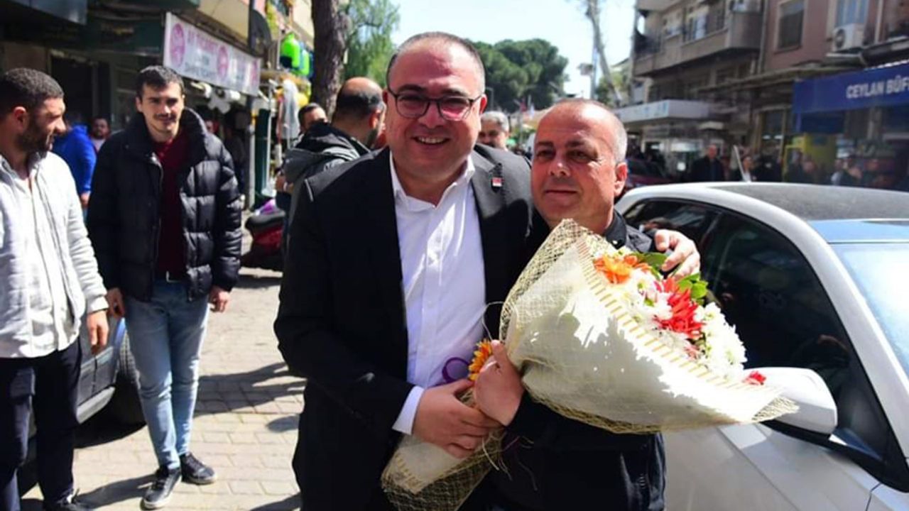 Evrim Karakoz İncirliova'da çiçeklerle karşılandı