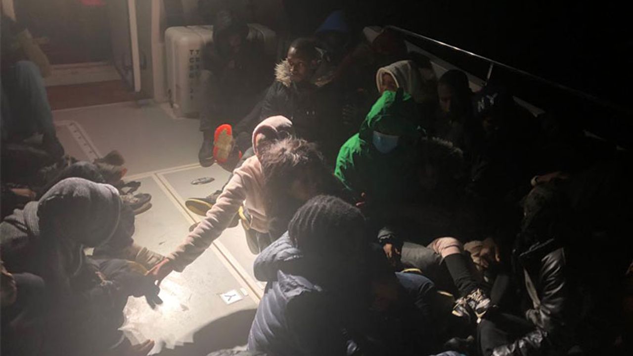 Didim açıklarında 27 düzensiz göçmen kurtarıldı